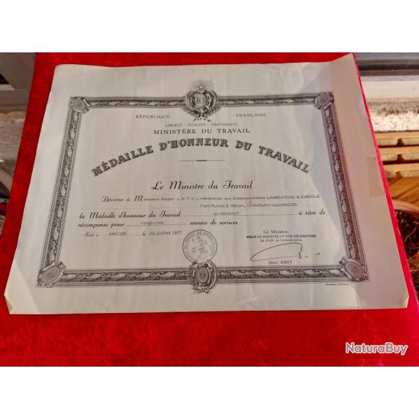 Dipl�me m�daille du travail argent Roger Lepy