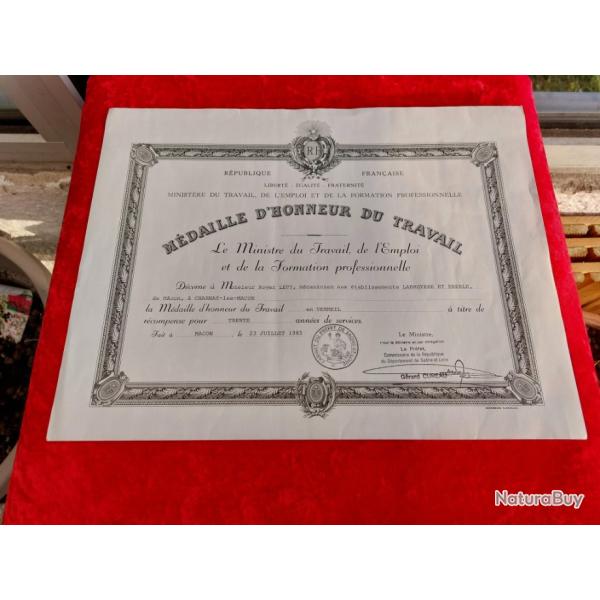 Dipl�me m�daille du travail vermeil Roger Lepy