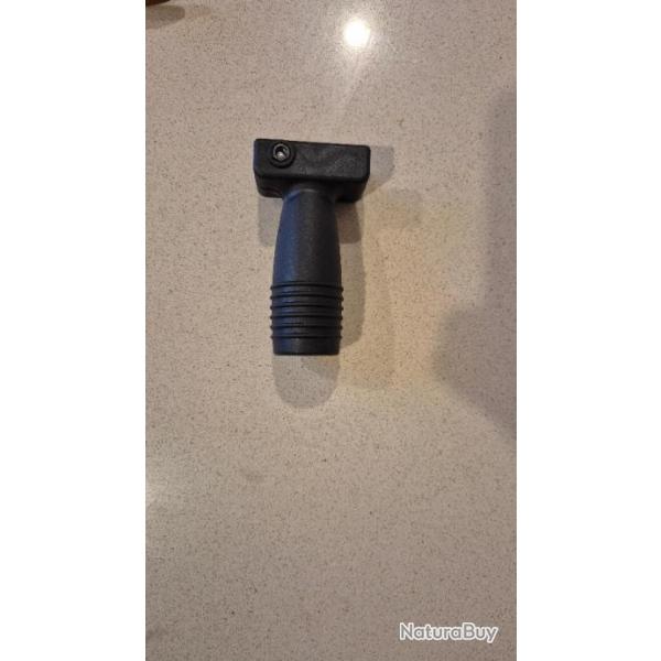 Poign�e avant vertical tactique UTG