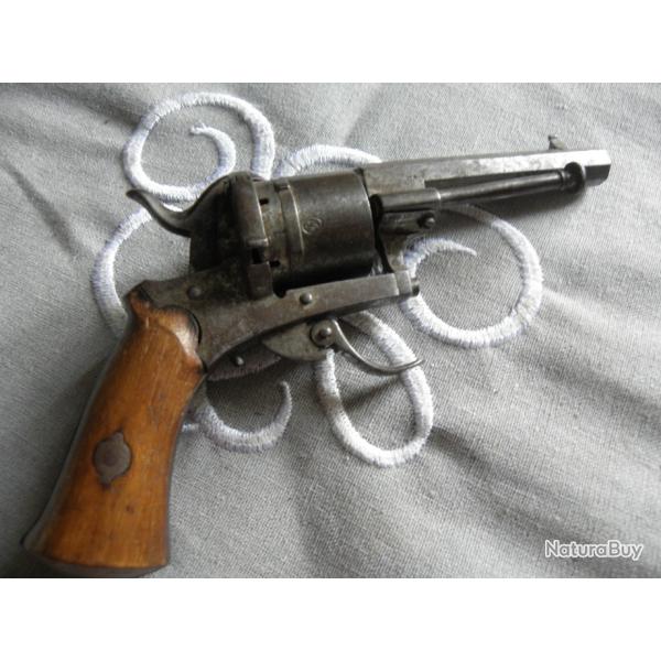 r�volver de type lefaucheux � broche de fabrication Belge calibre 7 mm