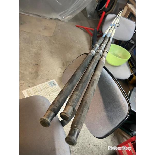 Vends trois cannes tra�ne plus d'un m�tre 1.83m BWS 125 Action m�dium 15-30lb sans mouliner.