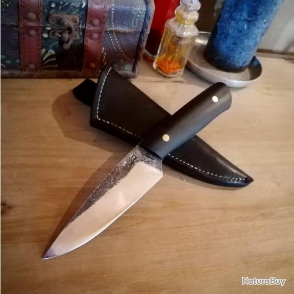 Couteau Forg� main manche en �b�ne rivet� laiton