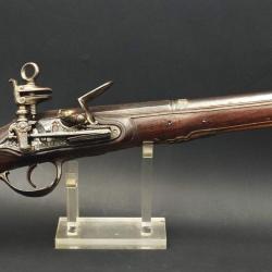 PISTOLET A SILEX PAR ANTONIO DOIZTUA 1780 - 1810 OVIEDO PLATINE A LA MIQUELET - ESPAGNE XVIII&egrave; Tr&egrave;s 