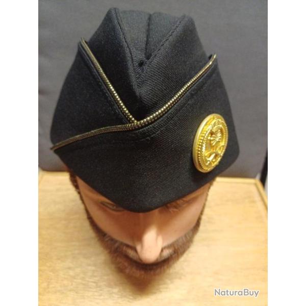 Ancien bonnet de police militaire de l'arm�e Saoudienne - TBE
