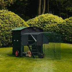 Poulailler sur&eacute;lev&eacute; en plastique recycl&eacute; 8 &agrave; 15 poules