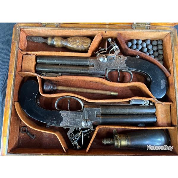 EXTRAORDINAIRE PAIRE DE PISTOLETS ANGLAIS SIGN�S ASPINALL � LONDRES