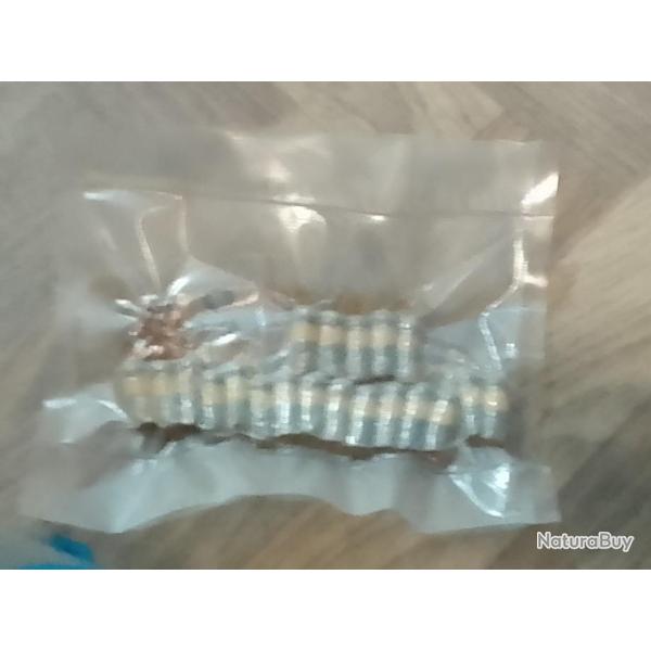 vend 20 balles papier 44 1.2 hogdon pyrodex P poudre noir moins salissante + 20 amorces rws 1075