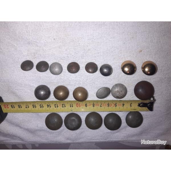lot boutons bomb�s lisses militaires