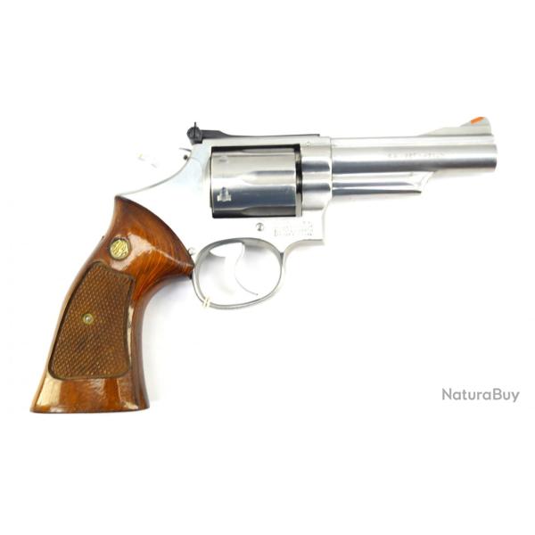 Revolver Smith &amp; Wesson 66-1 357 Magnum 4"