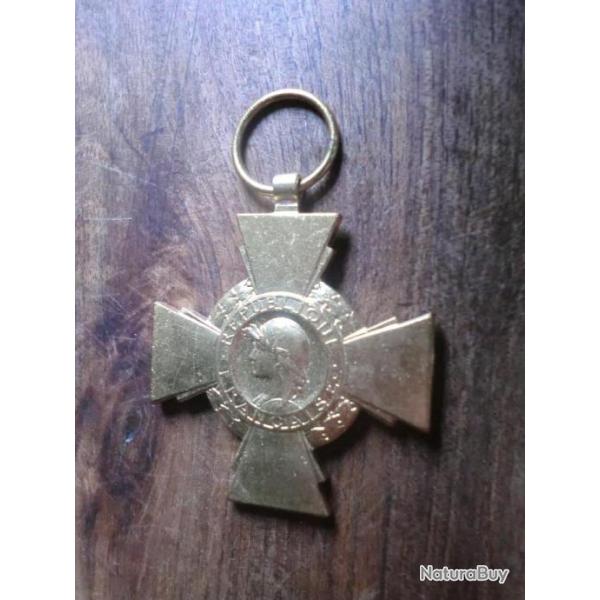 m�daille croix du combattant sans ruban