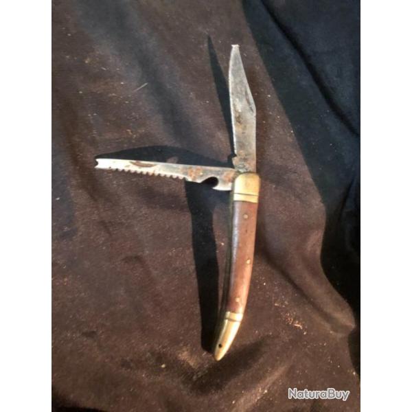 couteau pliant avec lame de scie