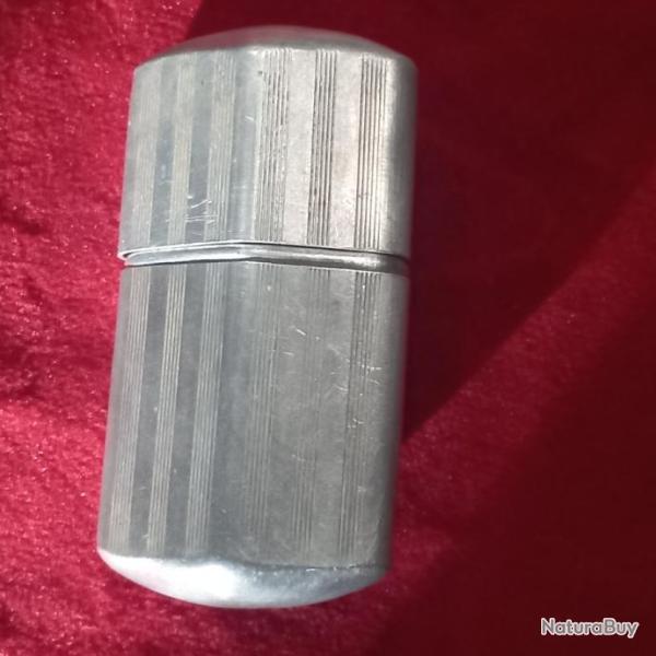 ancien briquet � essence 1920 TBE