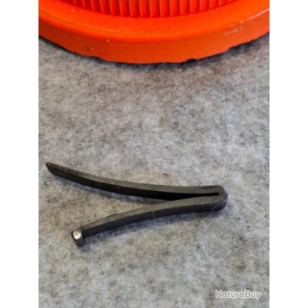 Robust 221 - Cal 12/70 - Pi�ce - Ressort de chien