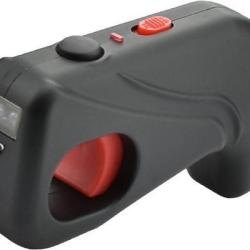 Poing &eacute;lectrique Piranha GUNSHOCK 2 000 000 V + lampe - Rechargeable USB