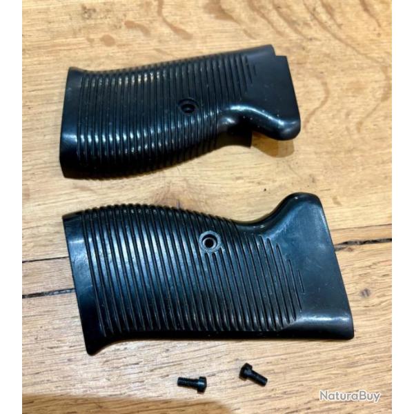 plaquette et vis  poign�e ERMA MOD EP 882 P38 CAL 22 LR plaquette