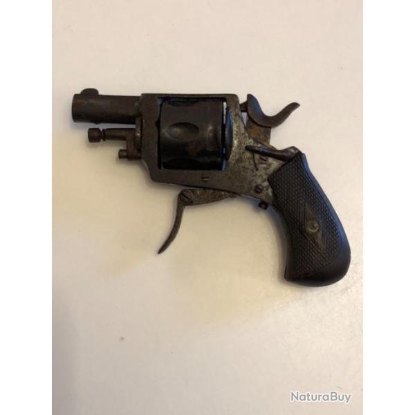 Ancien revolver Bulldog 320 avec s�curit�
