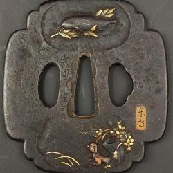 TSUBA MOKKO-GATA EN FER YAMASHIRO SUMIYOSHI CARPE CHIEN ET ESCARGOT - JAPON EDO PERIODE XVII&egrave; Collec