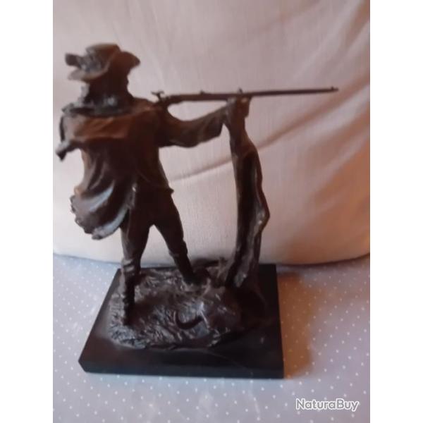 Bronze d'un chasseur am�ricain avec un Plain Rifle