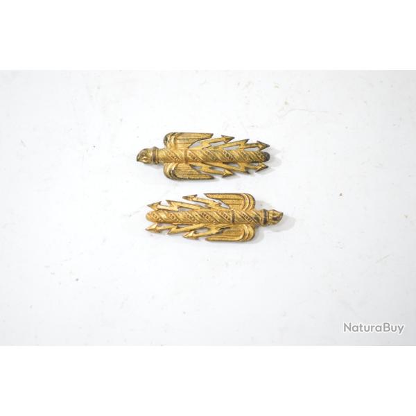 Insignes attributs m�talliques d'uniforme d'officier Etat Major anciens