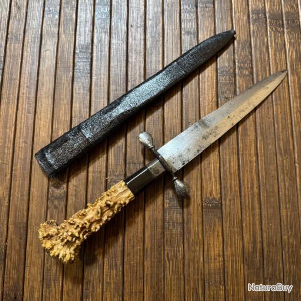 BEAU STYLET POIGNARD DAGUE XlX �me BOIS DE CHEVREUIL ET COR'E NOIR