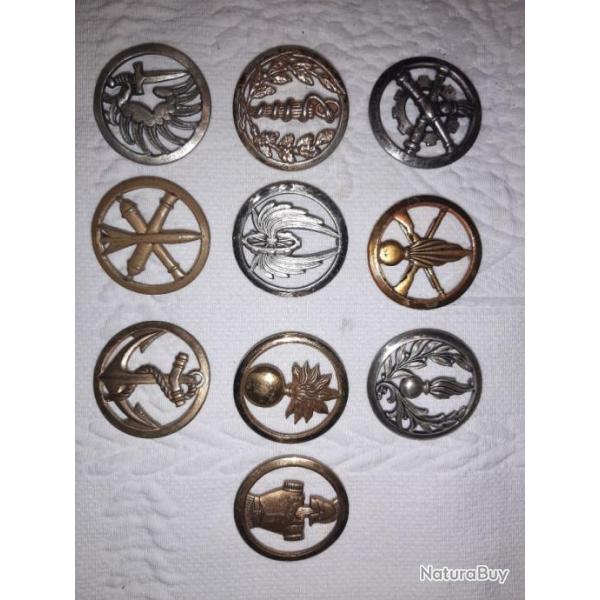 Lot d'insignes de B�ret Fran�ais qt� 10