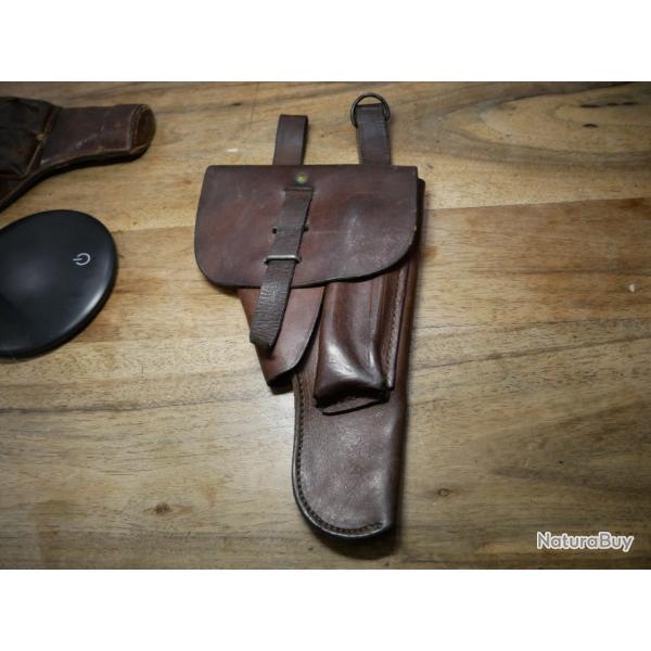 Etui 1948 GT1 en cuir fauve, mod�le avec passants rallong�s