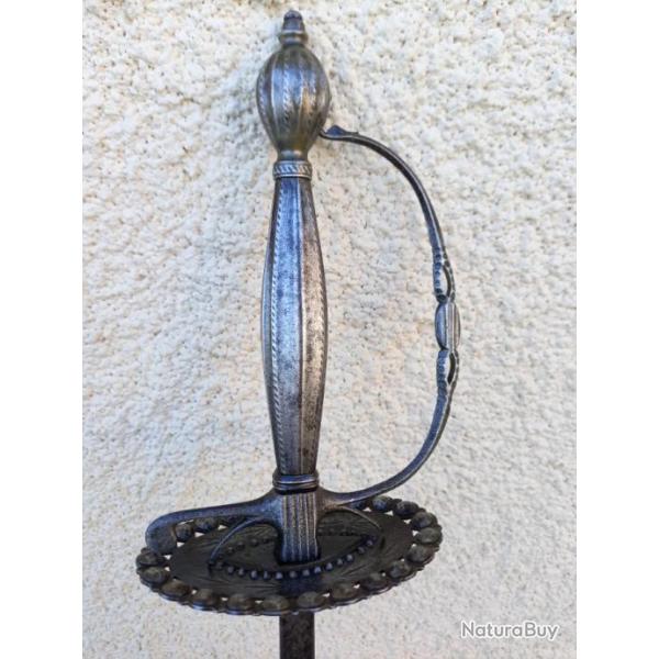 EPEE ESPAGNOLE   A  PAS D ANE 1847  . TOUT  ACIER  .  SUPERBE TRAVAIL ARTISANAL .