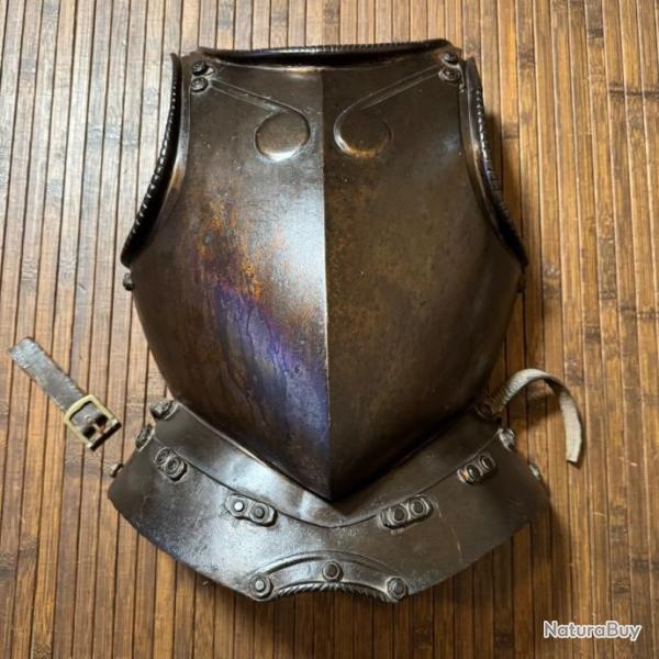 PLASTRON DE CUIRASSE EN FER FORG� CAVALERIE XVlll �me