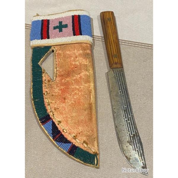 Super �tui � couteau crow indien des plaines avec son couteau de traite americain