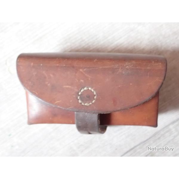 1944 : Trousse pour entretien parabellum P06, P06/24 Suisse ou r�volver 1882 / 29. Cartouchi�re