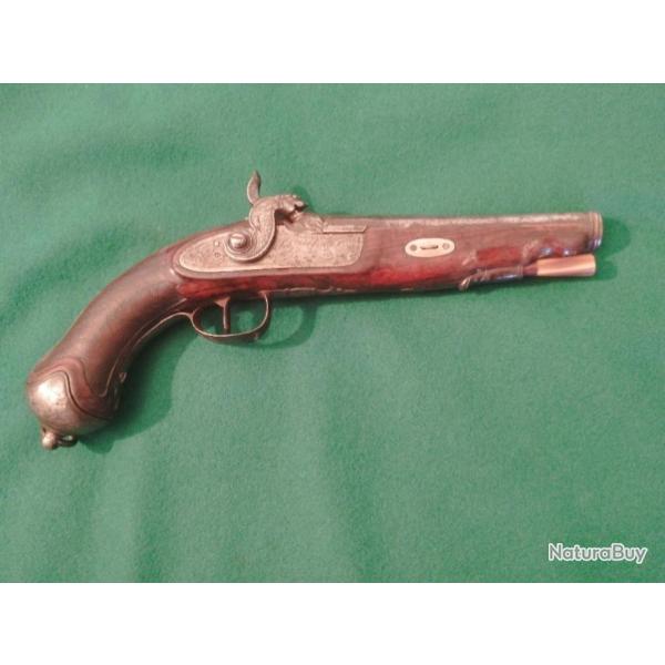 Pistolet  percussion Espagnole de   1854. signe  " SEBASTIAN ALBAZILI"