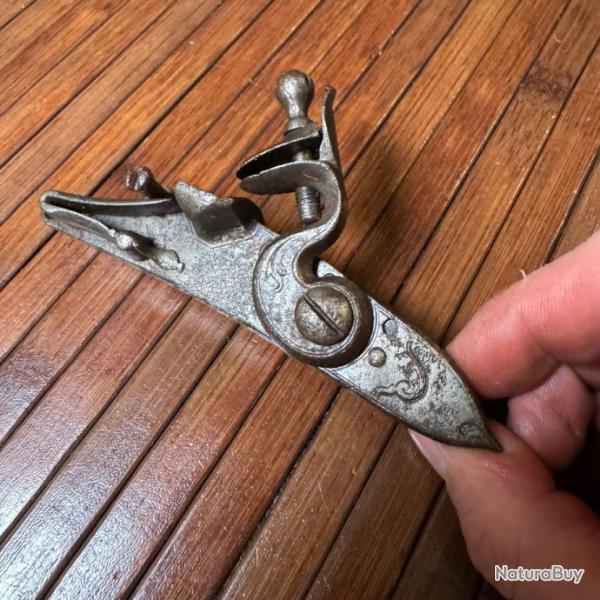 PLATINE GAUCHE A SILEX SIGN�E CHARLEVILLE ? PARFAITEMENT FONCTIONNEL