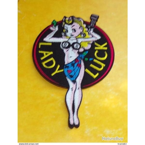 TISSU PATCH :� LADY LUCK 88�, DIAMETRE 9�CM , BON ETAT VOIR PHOTOS . POUR TOUT RENSEIGNEMENT ME CONT