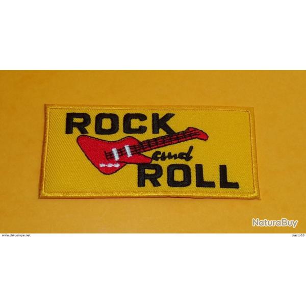 TISSU PATCH :  ROCK AND ROLL  , LONGUEUR 10 CM , BON ETAT VOIR PHOTO . POUR TOUT RENSEIGNEMENT ME CO