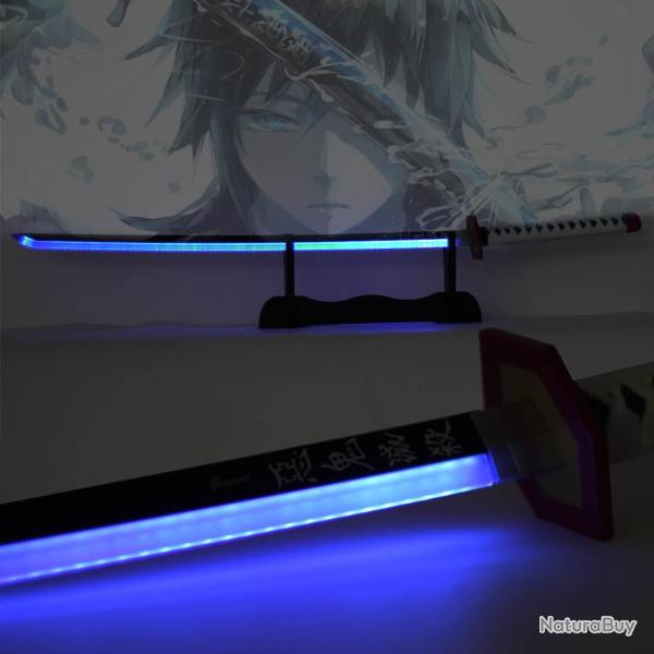 Katana Bois � LED de Giyuu Tomioka dans Demon Slayer