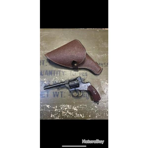 Revolver Nagant 1895 cal 7,62x38R Nagant. Cat�gorie B.