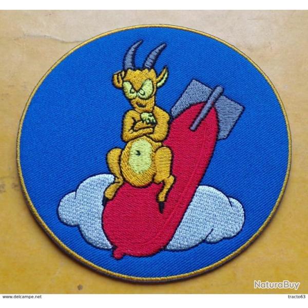 TISSU PATCH : BOUQUETIN SUR BOMBE , DIAMETRE 9 CM , BON ETAT VOIR PHOTO . POUR TOUT RENSEIGNEMENT ME