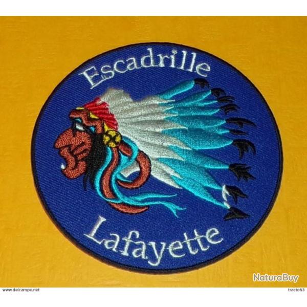 TISSU PATCH : ESCADRILLE LAFAYETTE AVEC FOND BLEU�� , DIAMETRE 9�CM , BON ETAT VOIR PHOTOS . POUR TO