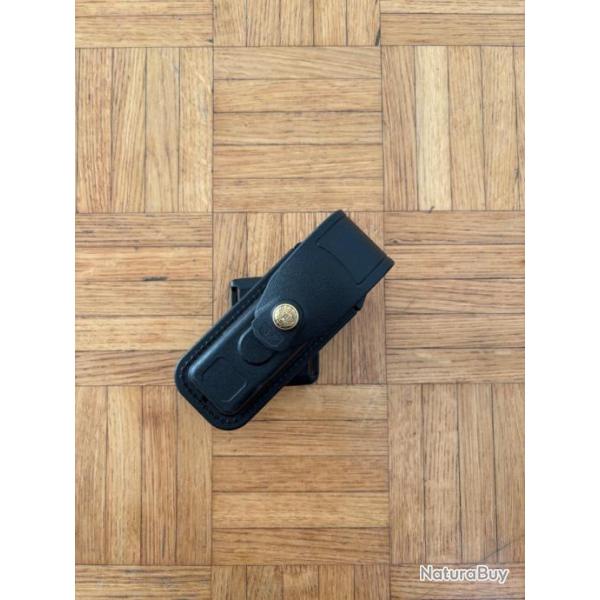 Porte chargeur ferm� 40 degr�s