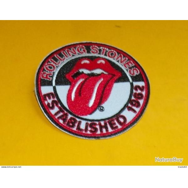 TISSU PATCH : ROLLING STONES , DIAMETRE 6CM , BON ETAT VOIR PHOTOS . POUR TOUT RENSEIGNEMENT ME C