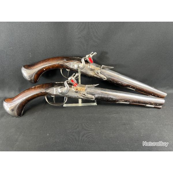 PAIRE DE PISTOLETS A SILEX D'OFFICIERS FRANCE 18�me