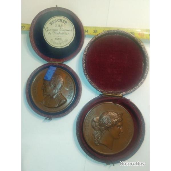 Lot 2 m�daillons et bo�tes - bronze - agriculture / agronomie.