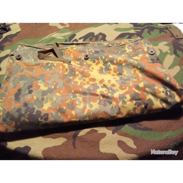 Demi tente,( tarp, poncho ) de la Bundeswehr Arme Allemande camouflage Flecktarn (originale)
