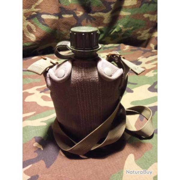 Cantine ABL gourde,quart,housse dat�e 19821985 ( Arm�e Belge )