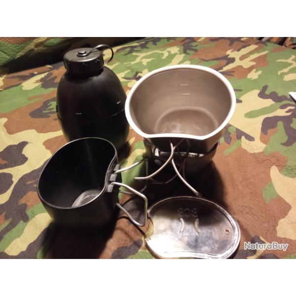 Set cantine Gourde+quart plastique+quart acier inoxydable+stove burner. British Army