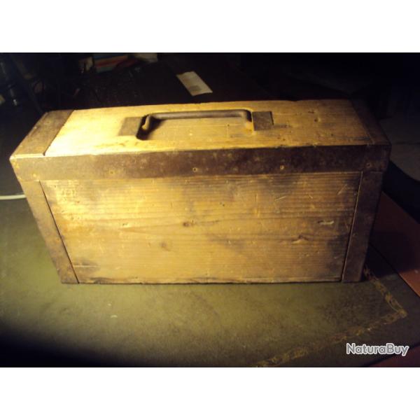 Caisse allemande en bois de MG 08/15. Caisse renforc�e sur les c�t�s,l