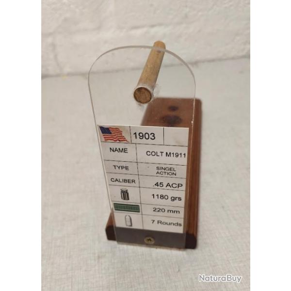 Support de pr�sentation en bois pour pistolet Colt model 1911