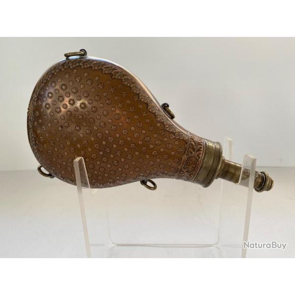 Poire � poudre sign�e ��B�� � Paris (Boche)