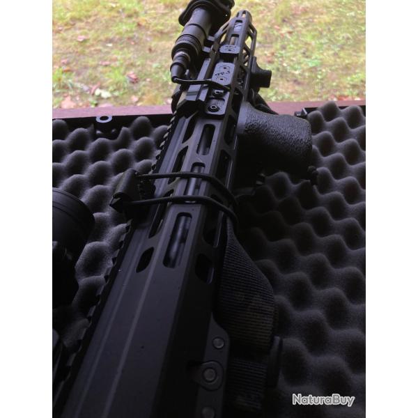 NOUVEAU Short Grip M-LOK  -  Ergonomie compacte, fiabilit� en op�ration  -  MADE IN FRANCE