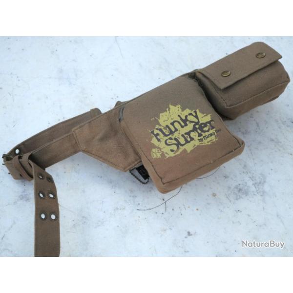 GENRE MILITAIRE  - Sacs sacoches ceinturon FUNKY SURFER - REF EBR24SAC009  En bon �tat